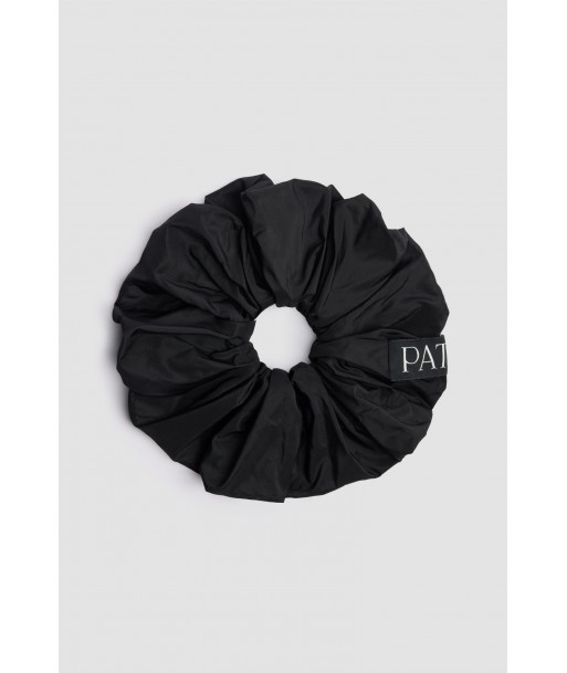 Large Patou scrunchie in recycled faille chez Cornerstreet bien 