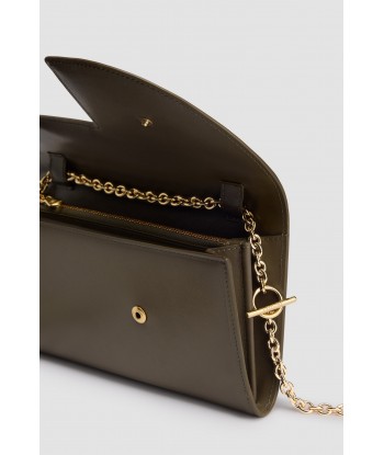 Chain Patou clutch in leather En savoir plus