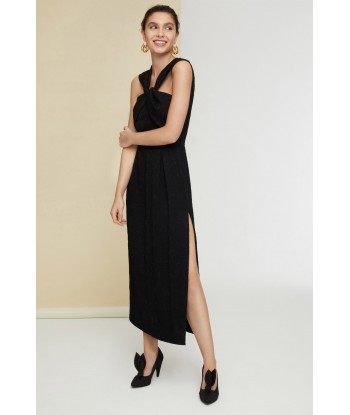 Robe longue à col twist Voir les baskets