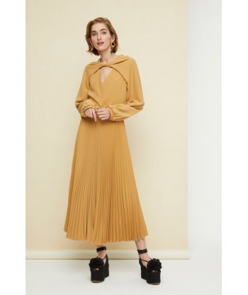 Robe midi plissée à col twist sur le site 